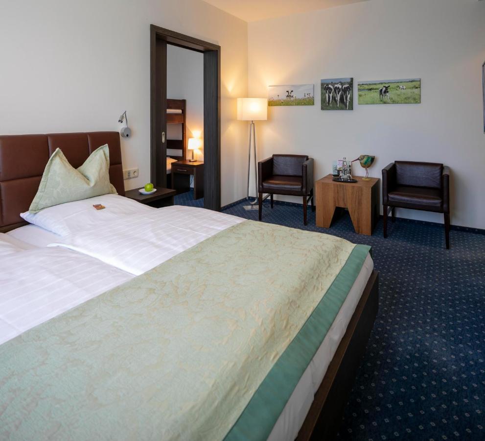 Hotel Landhaus Pollmeyer Friesoythe Buitenkant foto