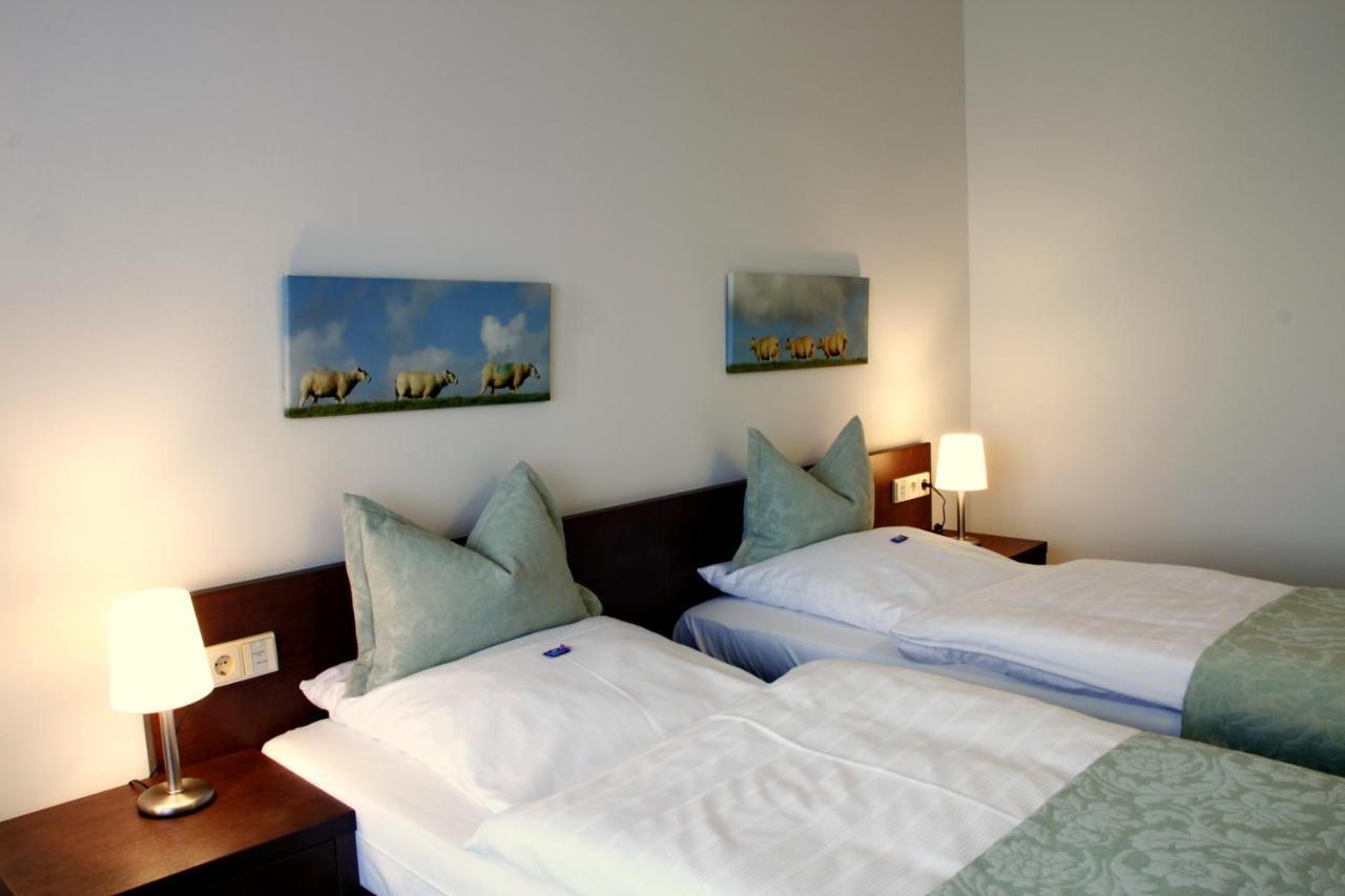 Hotel Landhaus Pollmeyer Friesoythe Buitenkant foto